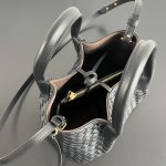 Bottega Veneta Pinacoteca Small Replica Black - View 9 | Intrecciato Detail