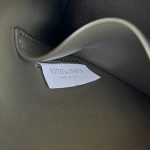 Bottega Veneta Pinacoteca Small Replica Pickle - View 3 | Intrecciato Detail