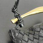 Bottega Veneta Sardine Mini Black - View 4 | Intrecciato Detail