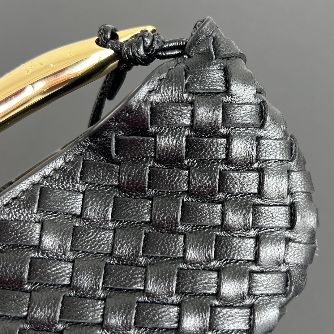 Bottega Veneta Sardine Mini Black - View 10 | Intrecciato Detail