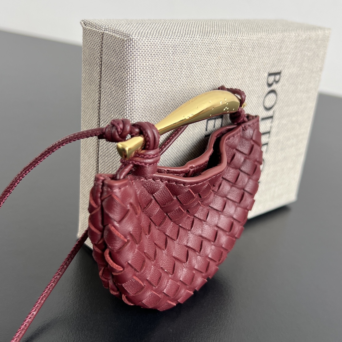 Bottega Veneta Sardine Mini Burgundy - View 2 | Intrecciato Detail