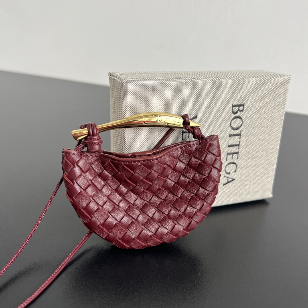 Bottega Veneta Sardine Mini Burgundy - View 3 | Intrecciato Detail