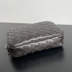 bottega veneta small clutch 4 Bottega Veneta Small Clutch - detail