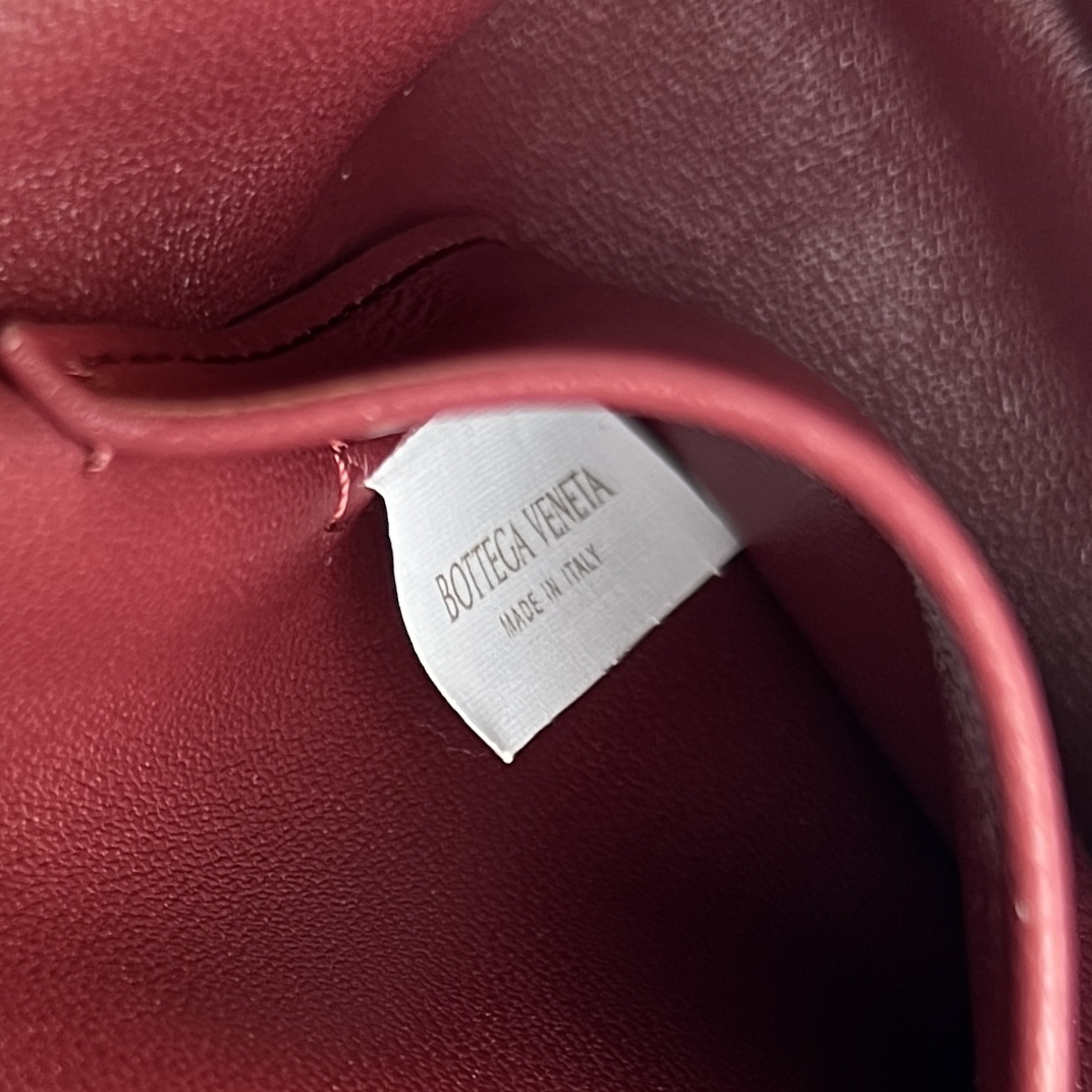 bottega-veneta-soft-vanity-barolo-3 Bottega Veneta Soft Vanity Replica Barolo - View 4 | Intrecciato Detail