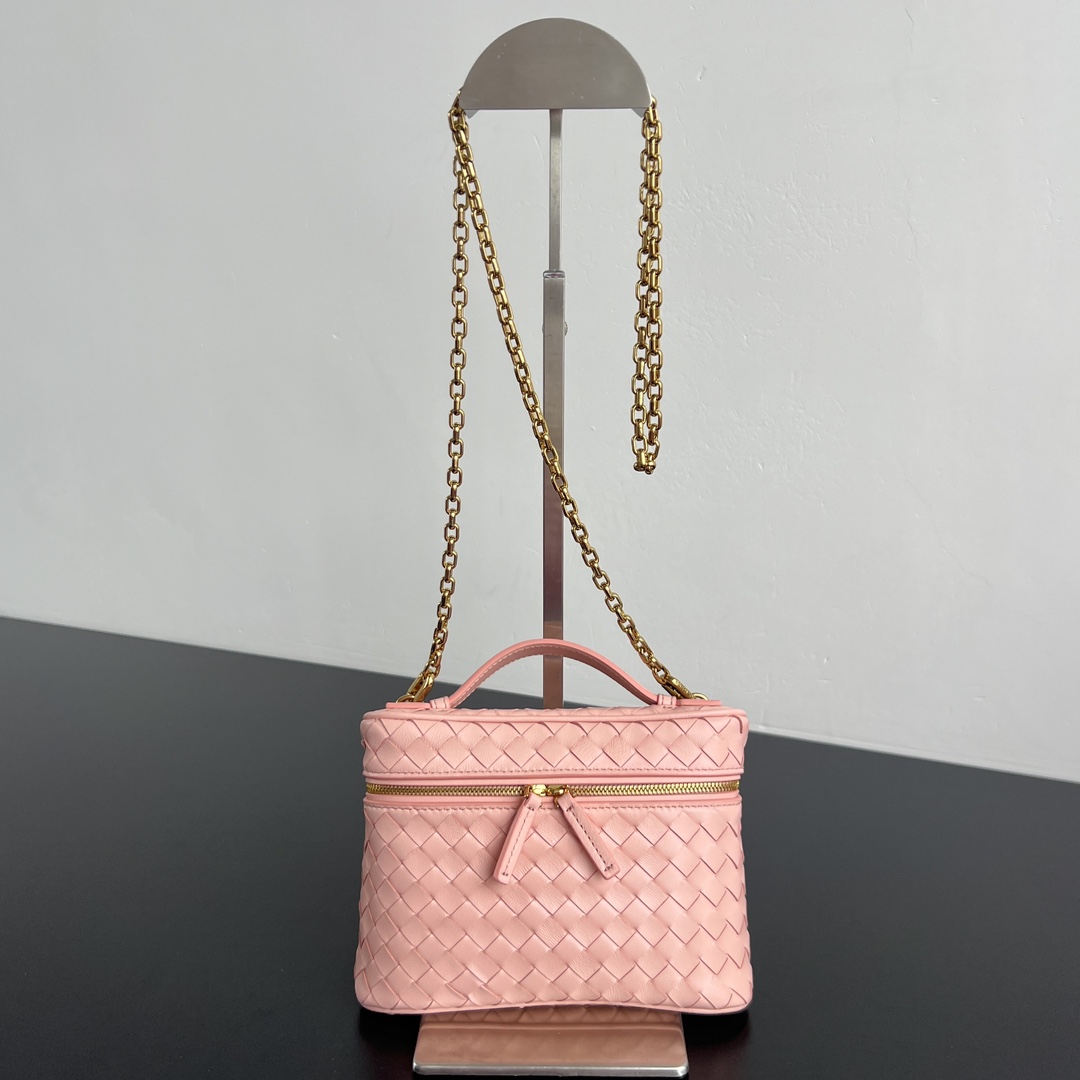 bottega-veneta-soft-vanity-pink-1 Bottega Veneta Soft Vanity Replica Pink - View 2 | Intrecciato Detail