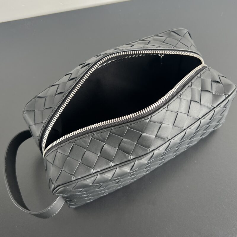 Bottega Veneta Toiletry Bag - strap detail