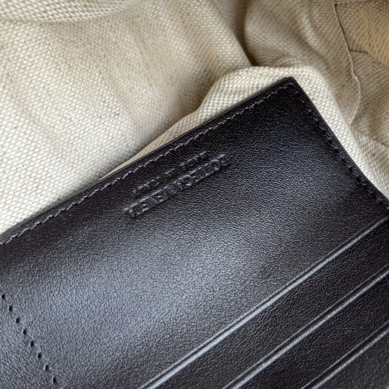 bottega veneta wristband clutch 2 Bottega Veneta Wristband Clutch Fondant - View 7 | Intrecciato Detail