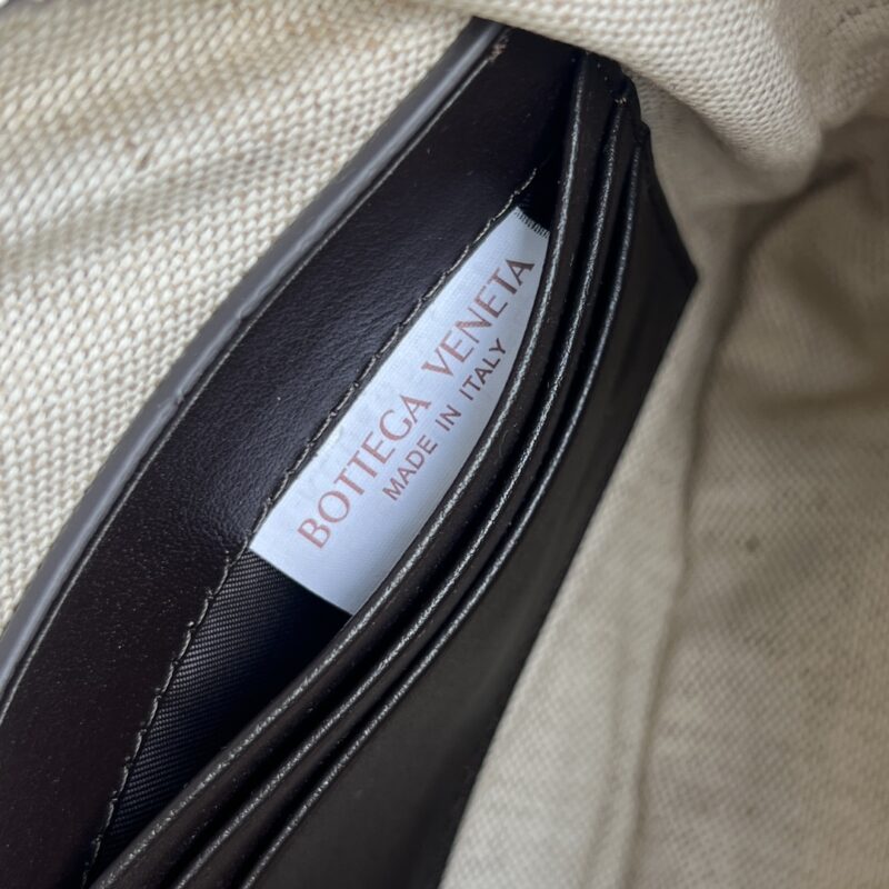 bottega veneta wristband clutch 3 Bottega Veneta Wristband Clutch Fondant - View 6 | Intrecciato Detail
