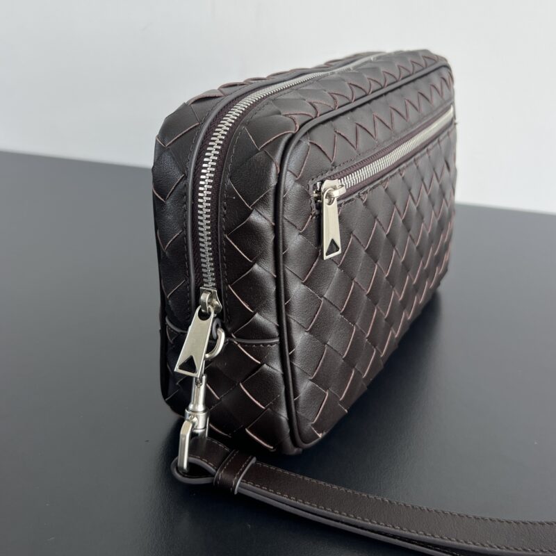 bottega veneta wristband clutch 5 Bottega Veneta Wristband Clutch Fondant - View 4 | Intrecciato Detail