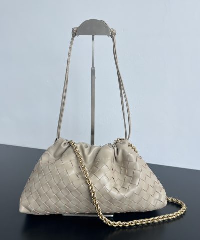 Bottega Veneta -pölypussi - aidon tyylinen säilytyspussi