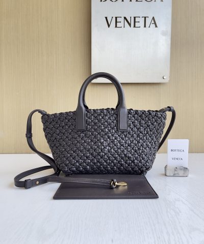 Bottega Veneta New Cabat Mini Fondant - View 3 | Intrecciato Detail