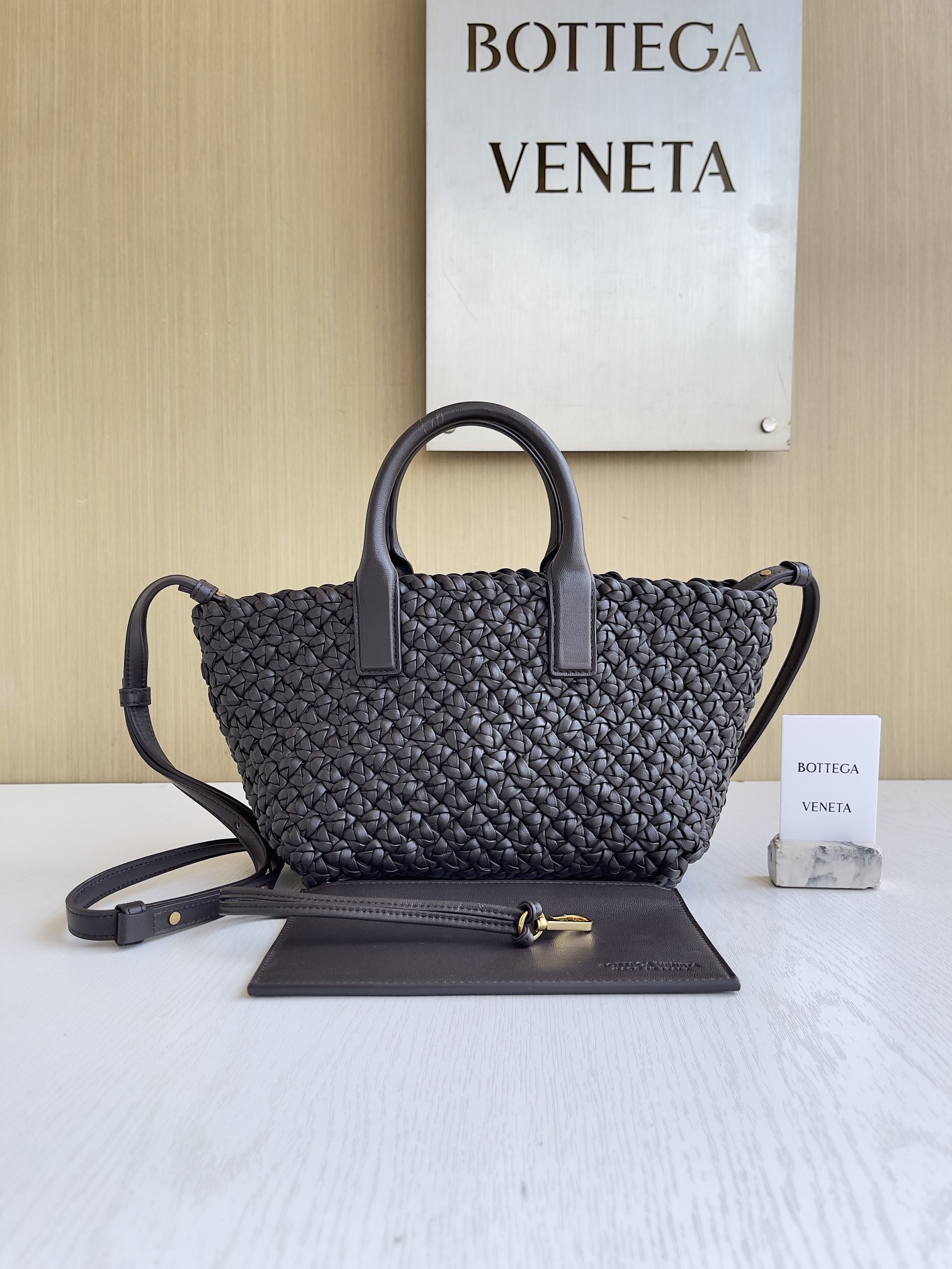 cabat-mini-fondant-3 Bottega Veneta New Cabat Mini Fondant - View 3 | Intrecciato Detail