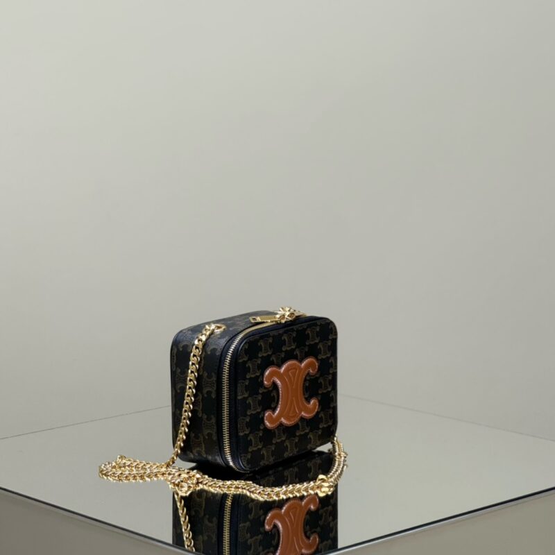 Celine Triomphe Box On Chain Gallery 1 Celine Triomphe Box On Chain Gallery 1 - Replica Celine Bag