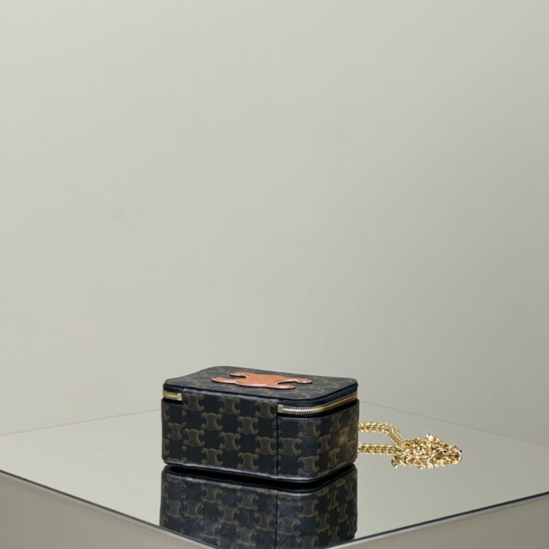 Celine Triomphe Box On Chain Gallery 3 Celine Triomphe Box On Chain Gallery 3 - Replica Celine Bag