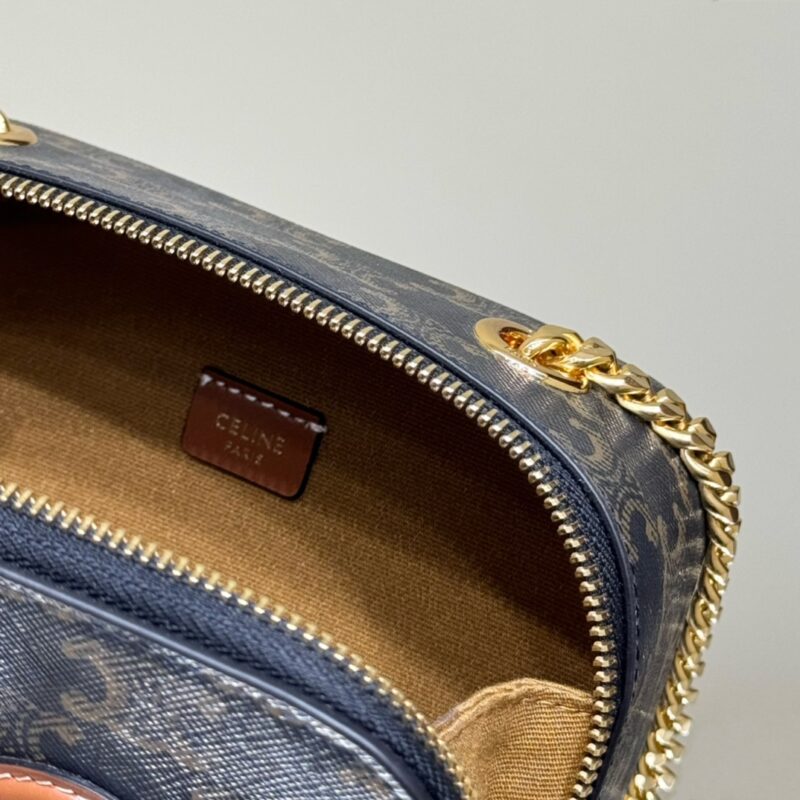 Celine Triomphe Box On Chain Gallery 8 Celine Triomphe Box On Chain Gallery 8 - Replica Celine Bag