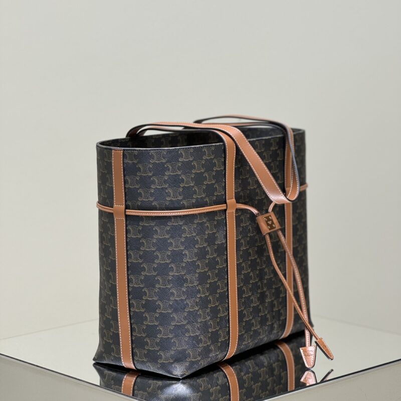 Celine Triomphe Horizontal Cabas Gallery 1 Celine Triomphe Horizontal Cabas Gallery 1 - Replica Celine Bag
