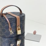 Celine Triomphe Moonlight Box Gallery 4 Celine Triomphe Moonlight Box Gallery 4 - Replica Celine Bag