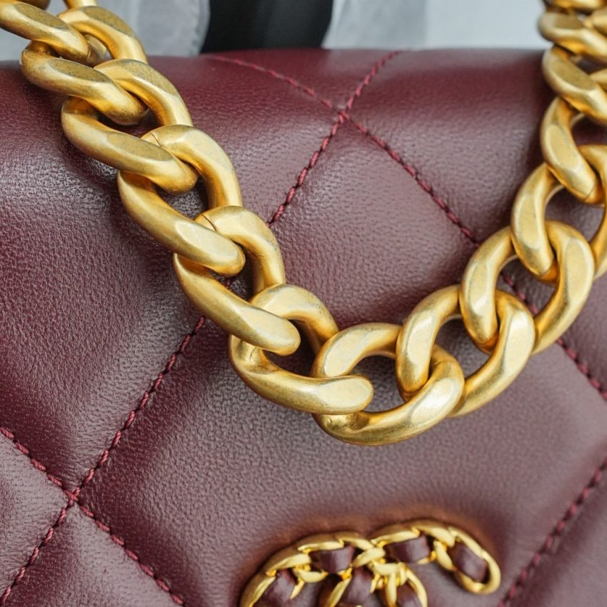 chanel-19-wallet-on-chain-gallery-3 CHANEL 19 Wallet on Chain - chanel woc dupe detail 5