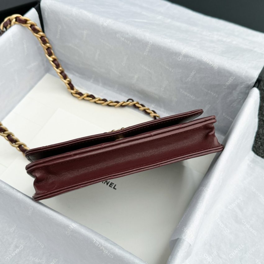 chanel-19-wallet-on-chain-gallery-6 CHANEL 19 Wallet on Chain - chanel woc dupe detail 11