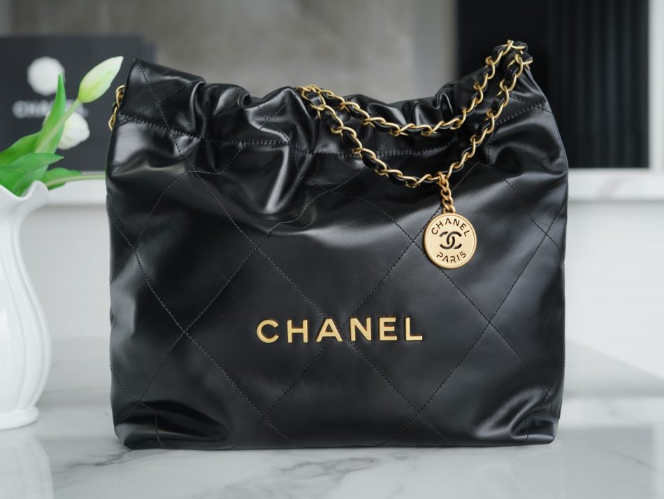 chanel-22-small-handbag-black-gallery-6