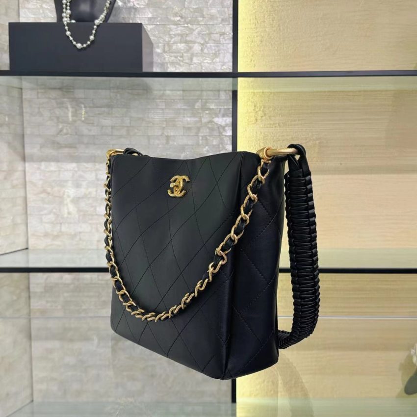CHANEL 23A Hobo Bag - chanel hobo replica detail 1