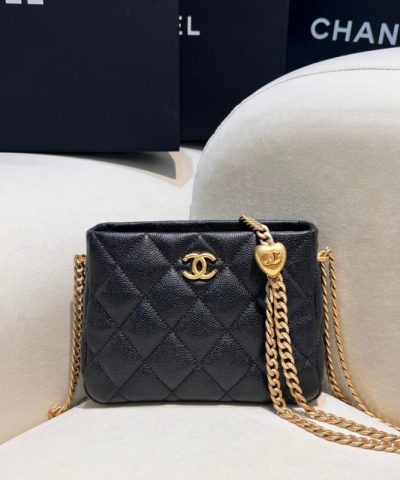 CHANEL 23c Hobo Love