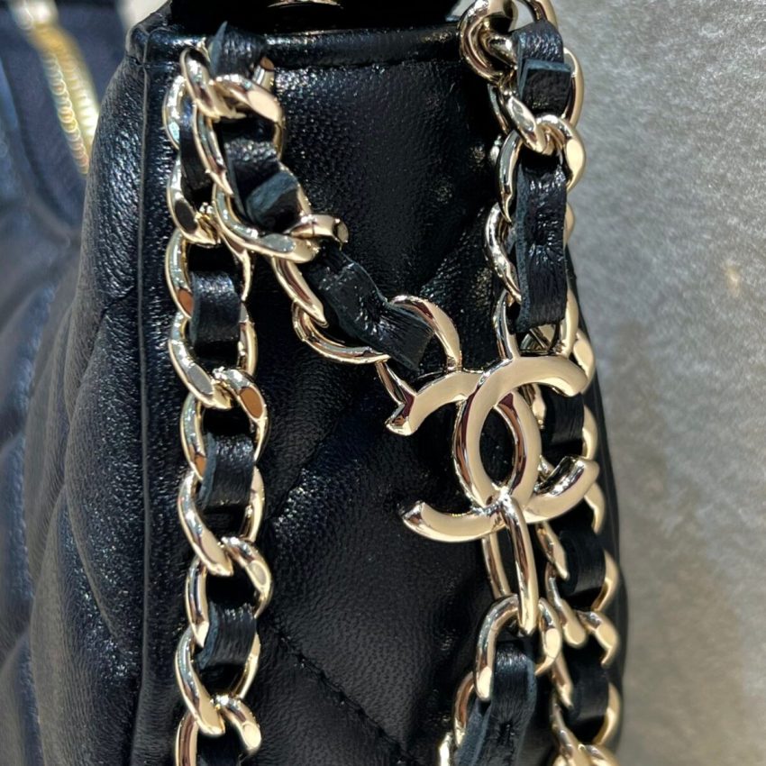 chanel-23p-chain-around-crescent-hobo-gallery-4 CHANEL 23P Chain Around Crescent Hobo - chanel hobo bag dupe detail 7