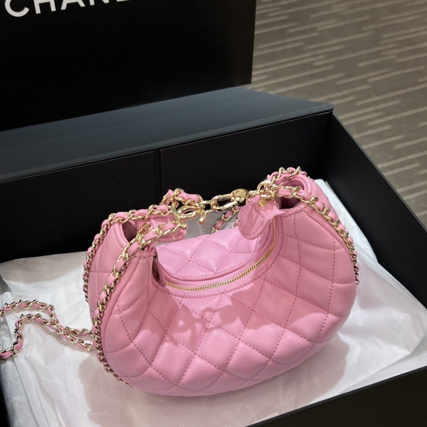 Chanel 23p Crescent Bag Pink 2 CHANEL 23P Crescent Bag Pink - fake chanel crescent pink detail 1