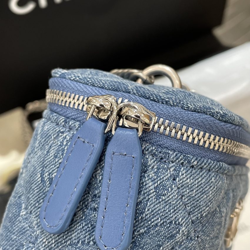 Chanel 23p Lipstick Bag Denim 4 CHANEL 23P Lipstick Bag Denim - chanel lipstick denim dupe detail 3