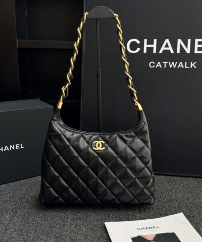 CHANEL 24a Hobo Large Black