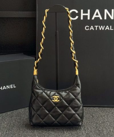 CHANEL 24a Hobo Small