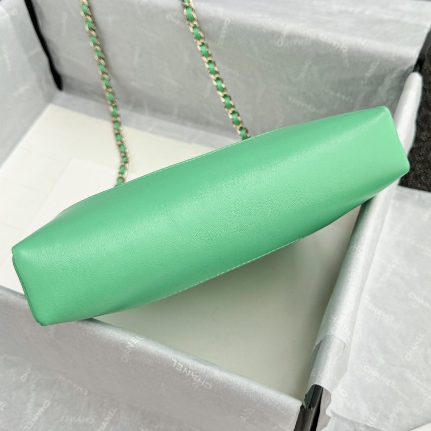 chanel-24s-mini-horizontal-green-gallery-7 CHANEL 24s Mini Horizontal Green - chanel mini horizontal dupe detail 13