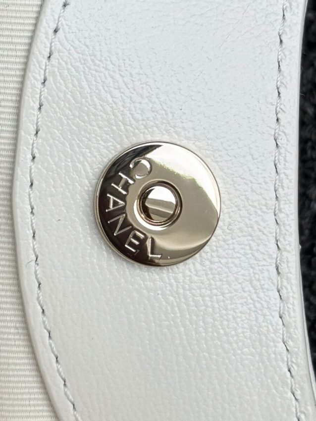 chanel-24s-mini-horizontal-white-gallery-5 CHANEL 24s Mini Horizontal White - chanel horizontal mini dupe detail 9