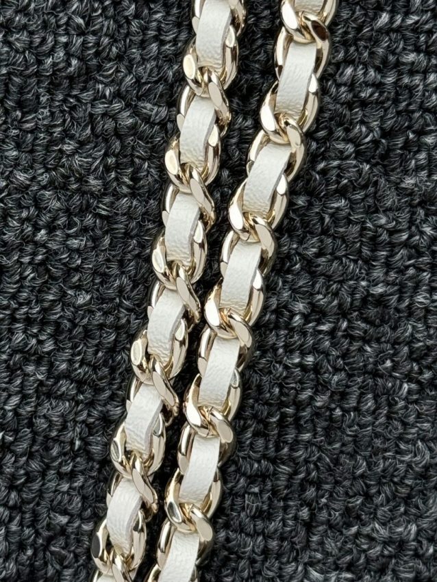 chanel-24s-mini-horizontal-white-gallery-7 CHANEL 24s Mini Horizontal White - chanel horizontal mini dupe detail 13