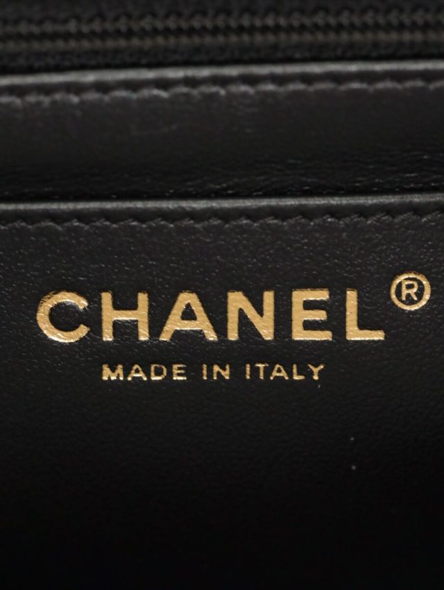 Chanel Classic Flap 17cm Gold 5 CHANEL Classic Flap 17cm Gold - chanel classic flap gold replica detail 4