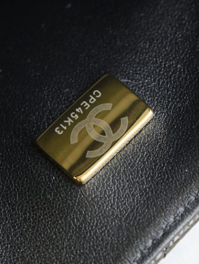 Chanel Classic Flap 17cm Gold 6 CHANEL Classic Flap 17cm Gold - chanel classic flap gold replica detail 5