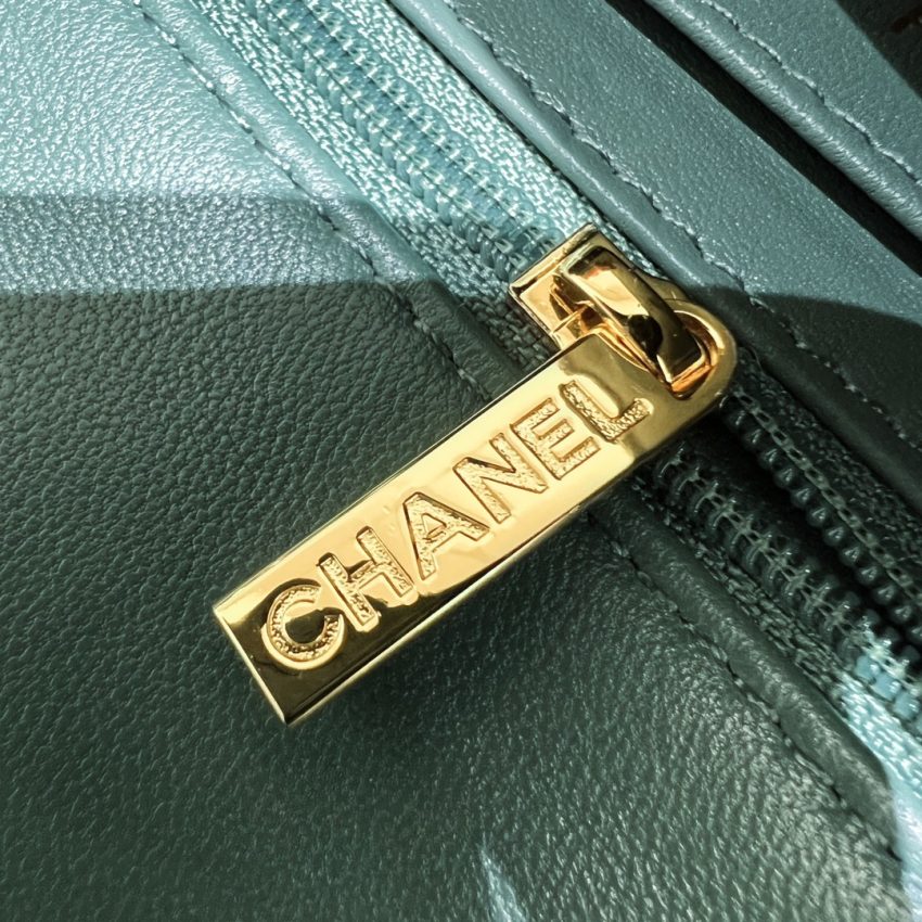 Chanel Classic Flap 17cm Green 8 CHANEL Classic Flap 17cm Green - replica chanel classic flap detail 7