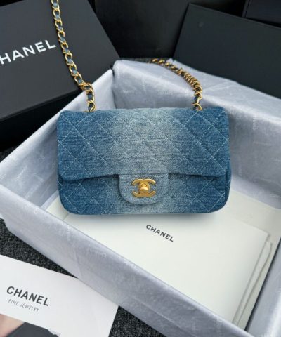 CHANEL Klassisk Flap 20cm Denim