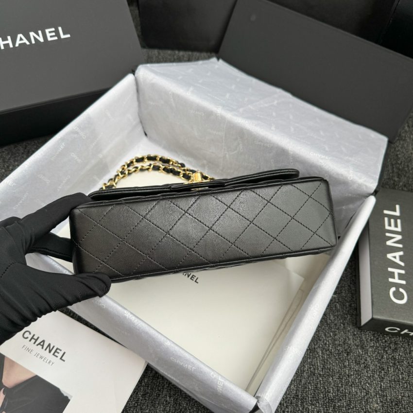 Chanel Classic Flap 23cm Black 3 CHANEL Classic Flap 23cm Black - chanel 23cm flap dupe detail 5