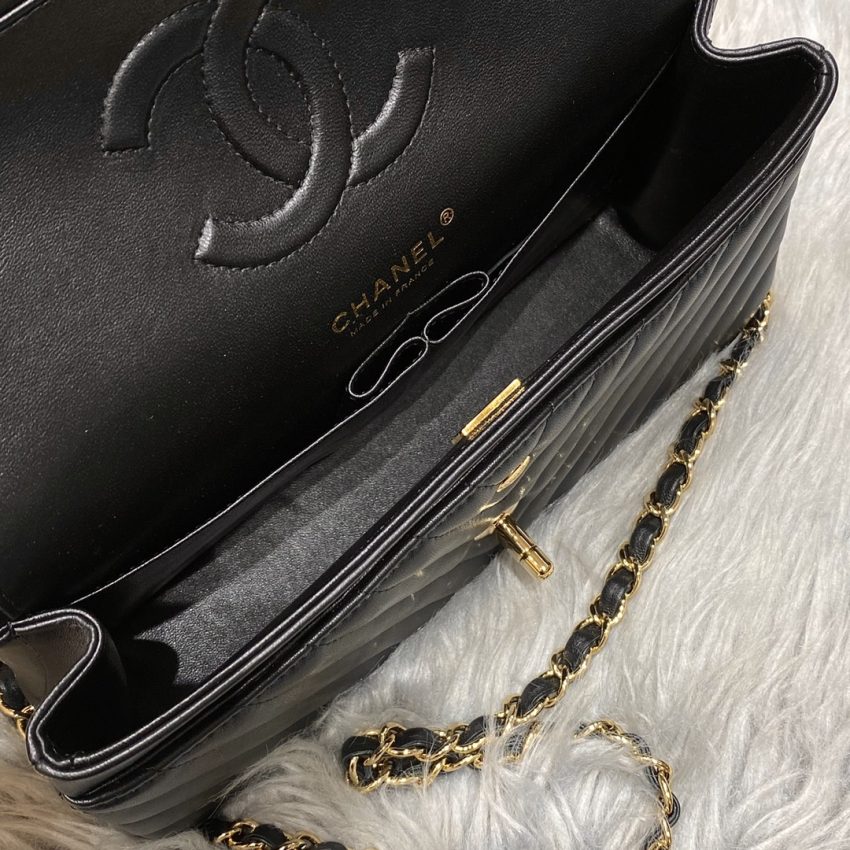 Chanel Classic Flap 25cm V Black 3 CHANEL Classic Flap 25cm V Black - chanel chevron bag replica detail 2