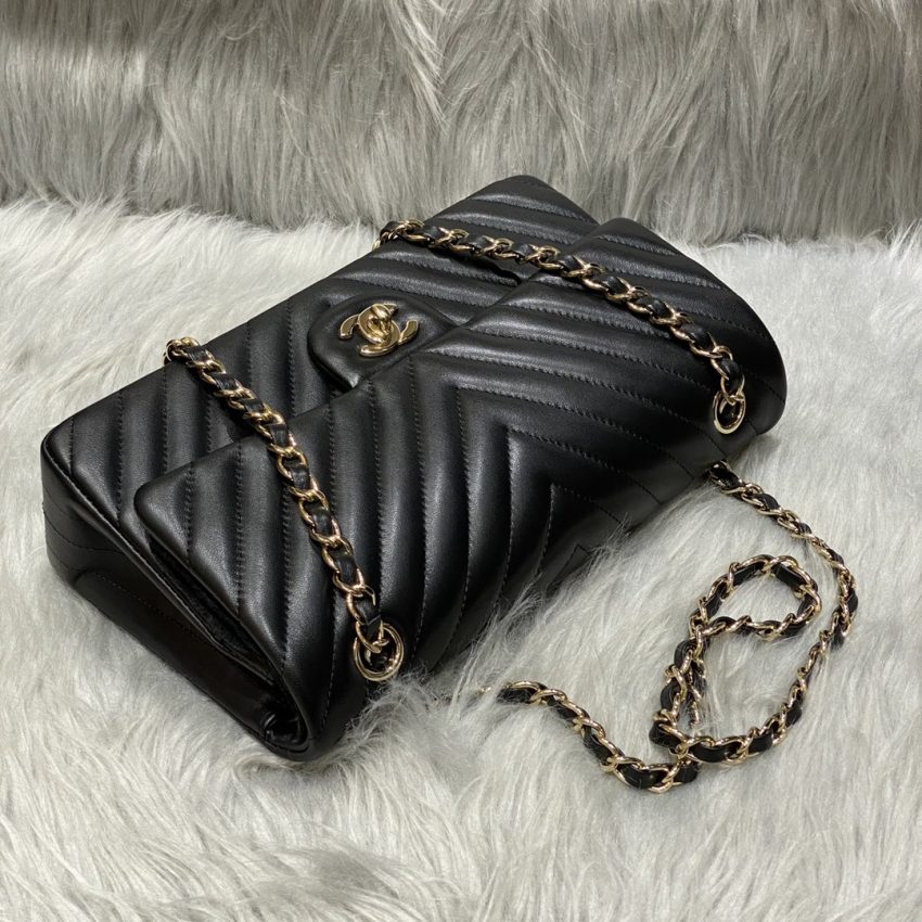 Chanel Classic Flap 25cm V Black 8 CHANEL Classic Flap 25cm V Black - chanel chevron bag replica detail 7