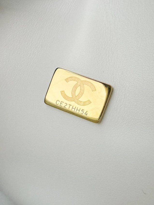 Chanel Classic Flap 25cm White 4 CHANEL Classic Flap 25cm White - chanel white bag replica detail 3