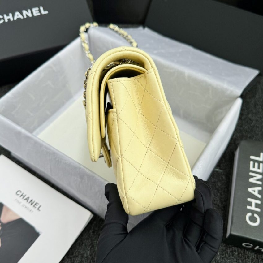 Chanel Classic Flap 25cm Yellow 3 CHANEL Classic Flap 25cm Yellow - chanel yellow bag dupe detail 4