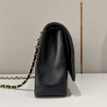 Chanel Classic Flap 33cm Maxi 4 CHANEL Classic Flap 33cm Maxi - chanel maxi flap replica detail 3