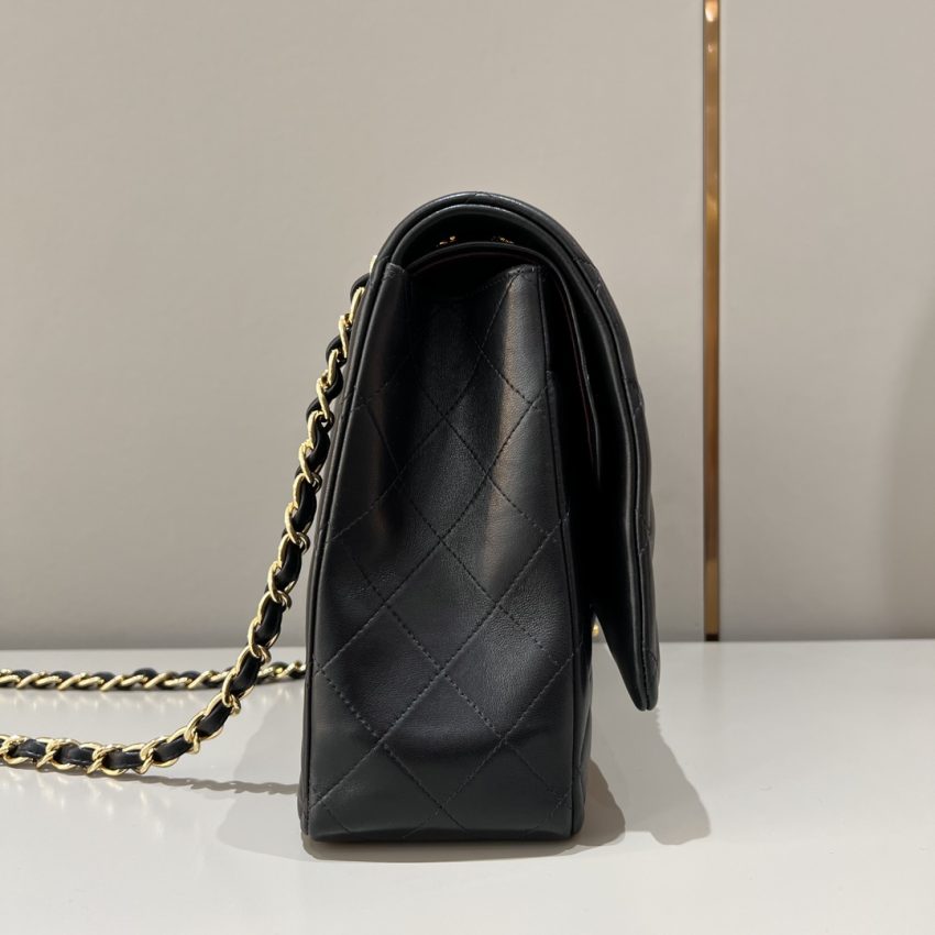 Chanel Classic Flap 33cm Maxi 4 CHANEL Classic Flap 33cm Maxi - chanel maxi flap replica detail 3