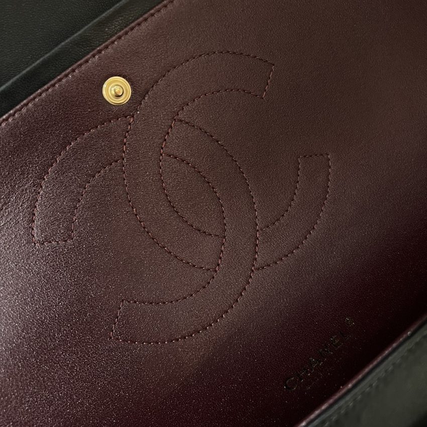 Chanel Classic Flap 33cm Maxi 5 CHANEL Classic Flap 33cm Maxi - chanel maxi flap replica detail 4