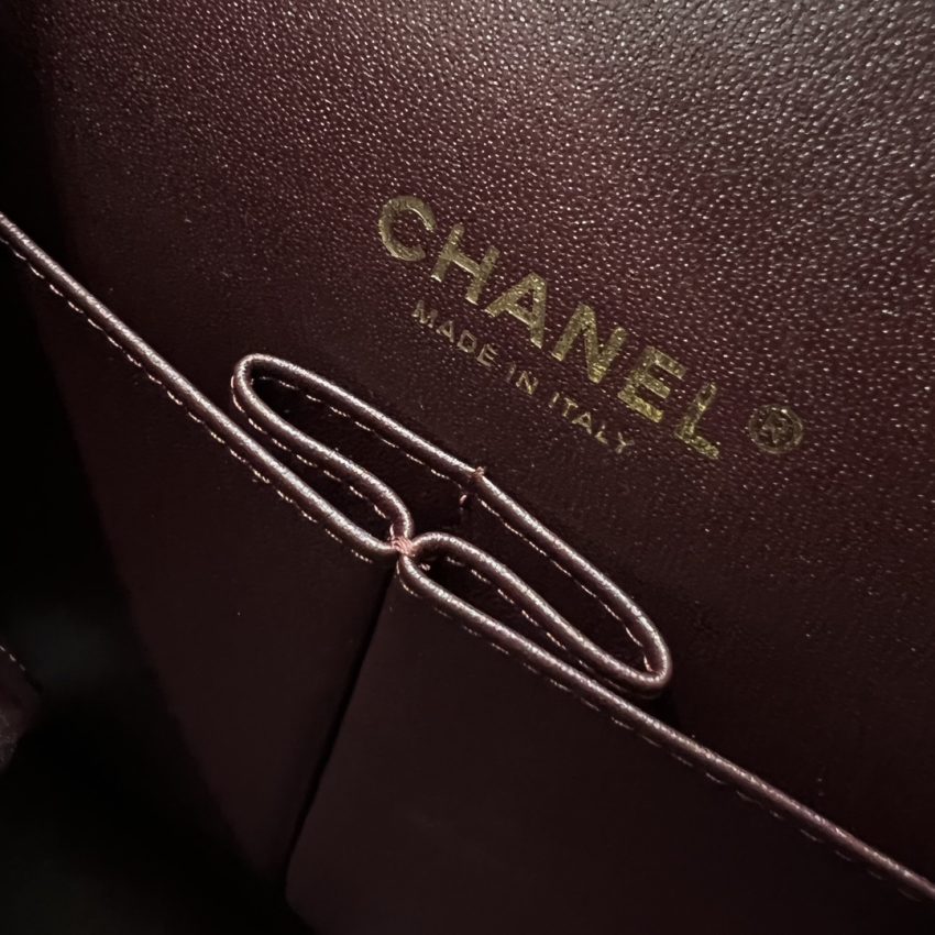 Chanel Classic Flap 33cm Maxi 6 CHANEL Classic Flap 33cm Maxi - chanel maxi flap replica detail 5