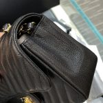 Chanel Classic Flap V 20cm 6 CHANEL Classic Flap V 20cm - chanel v quilted bag dupe detail 5