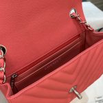 Chanel Classic Flap V 20cm Red 4 CHANEL Classic Flap V 20cm Red - chanel chevron replica detail 3