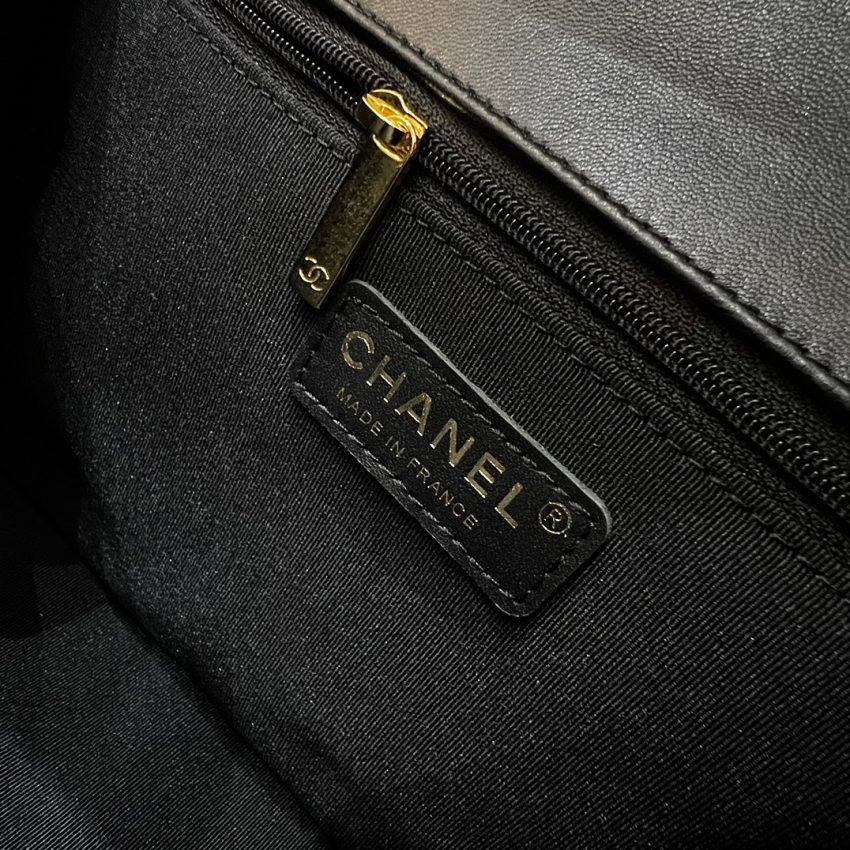 chanel-le-boy-large-black-gallery-8 CHANEL Le Boy Large Black - fake chanel boy bag detail 22